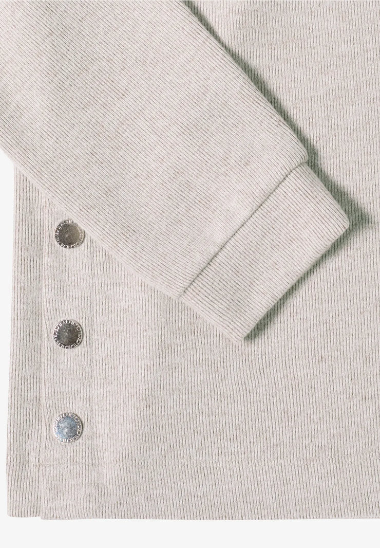 Cecil - Beige topp med knappar i sidan