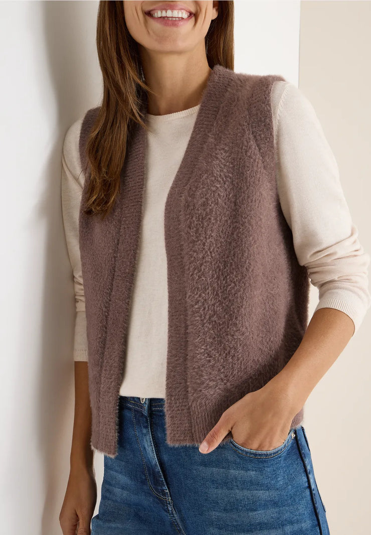 Cecil - Brun väst i fjädergarn