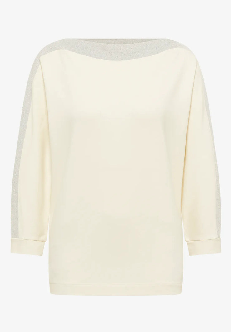 Cecil - Crèmevit topp med fladdermusärm