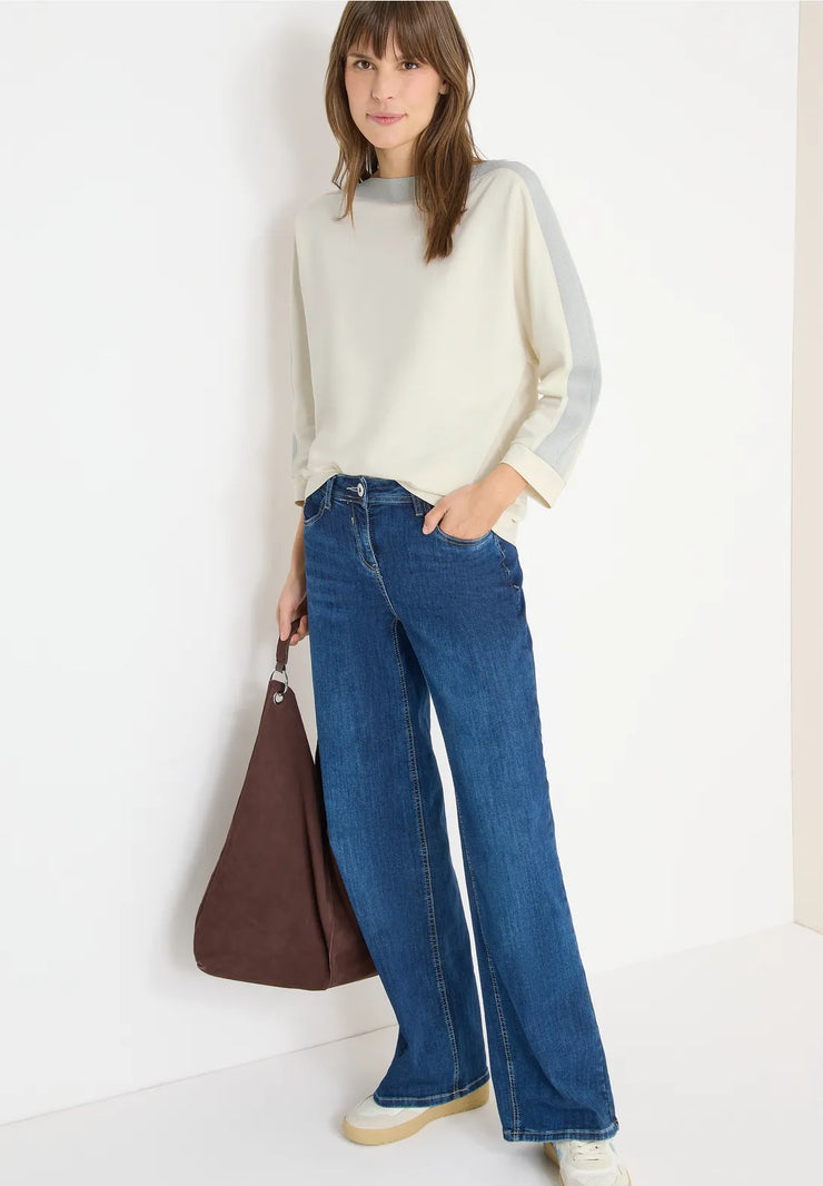 Cecil - Crèmevit topp med fladdermusärm