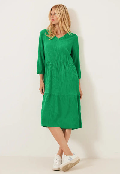 Cecil - Grön krinklad klänning