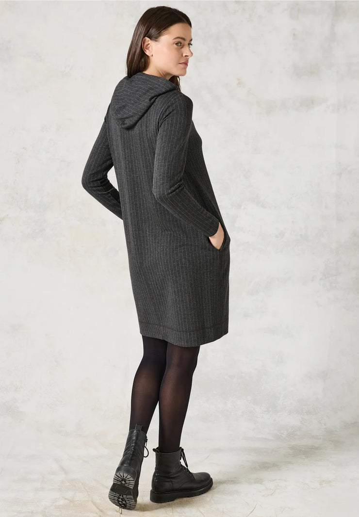 Cecil - Grå kritstrecksrandig klänning