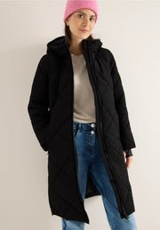 Cecil - Svart diamantquiltad täckkappa