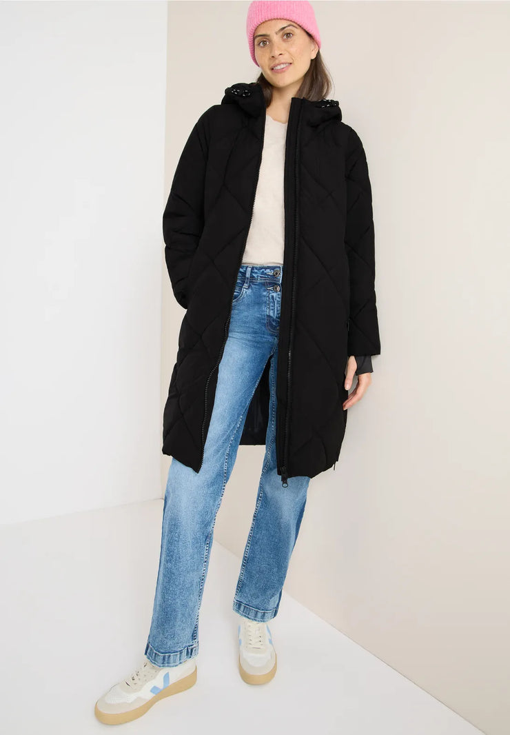 Cecil - Svart diamantquiltad täckkappa