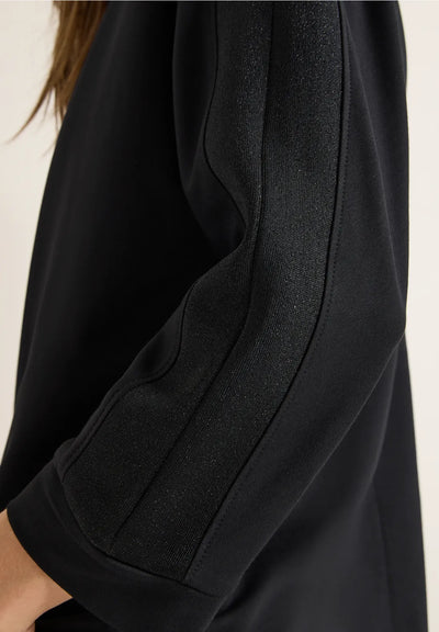 Cecil - Svart topp med fladdermusärm