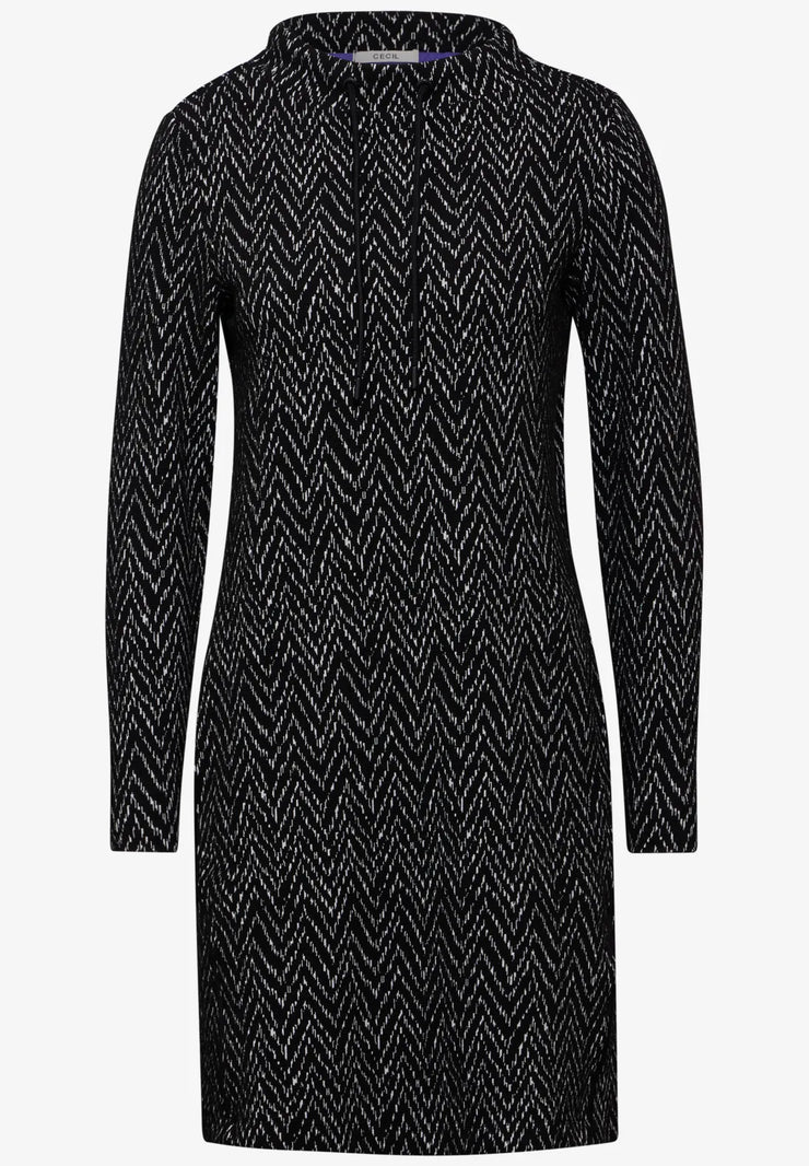 Cecil - Svartvit klänning i jacquard