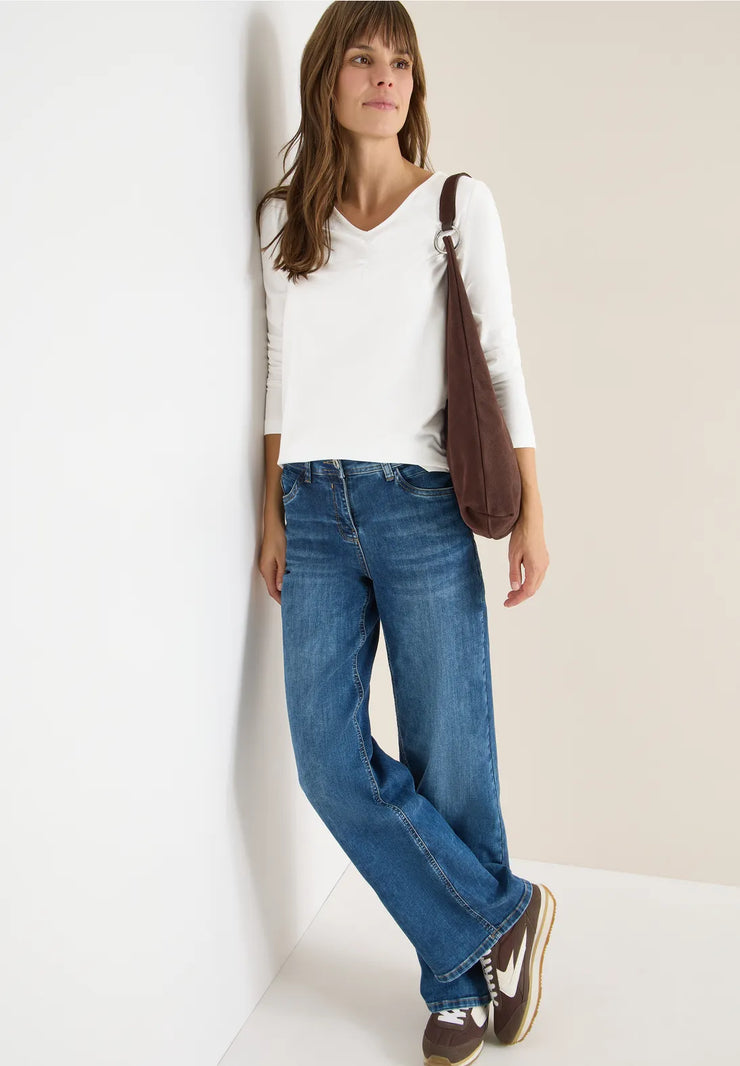 Cecil - Vit V-ringad topp med rynk