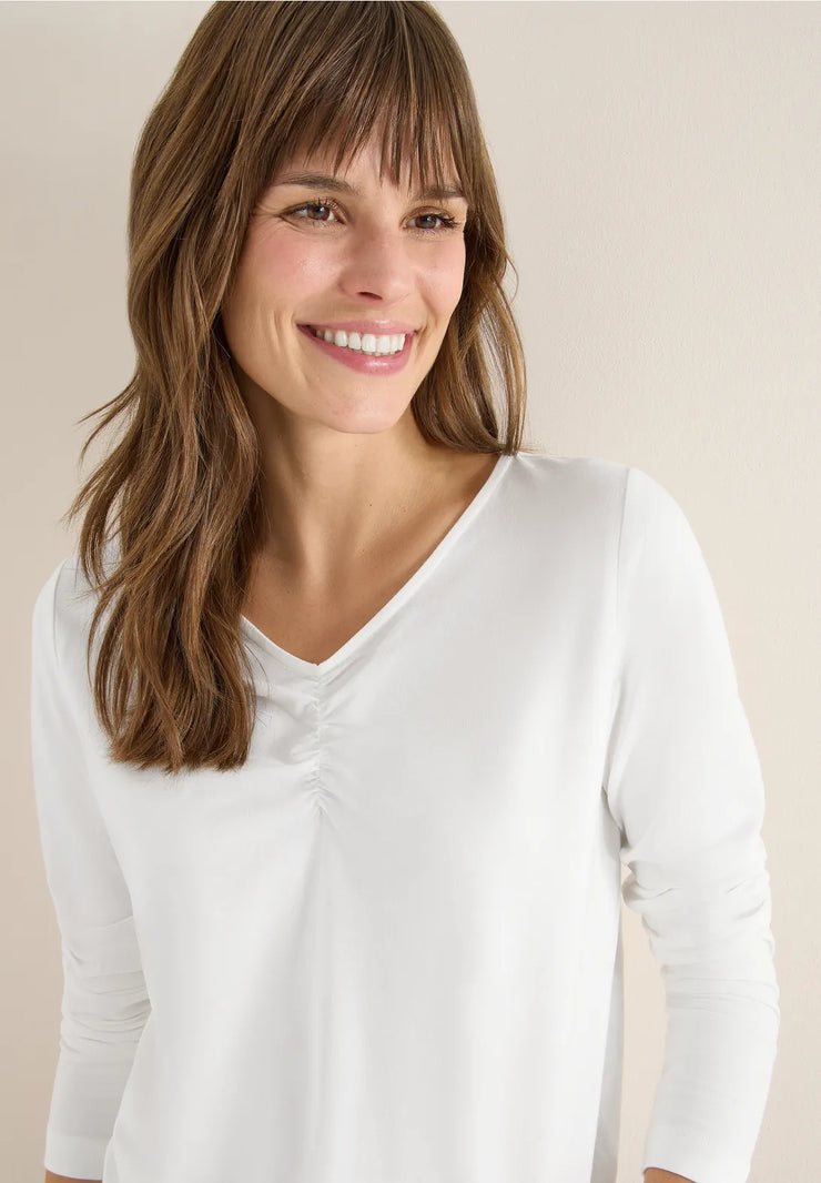 Cecil - Vit V-ringad topp med rynk