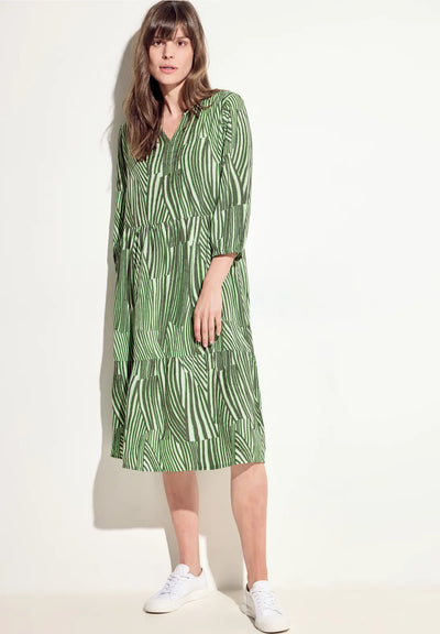 Cecil - Grön mönstrad klänning i dobby