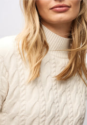 Street One - Cremevit kabelstickad polotröja