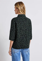 Street One - Grön leopardmönstrad blus