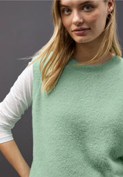 Street One - Grön väst i fjädergarn