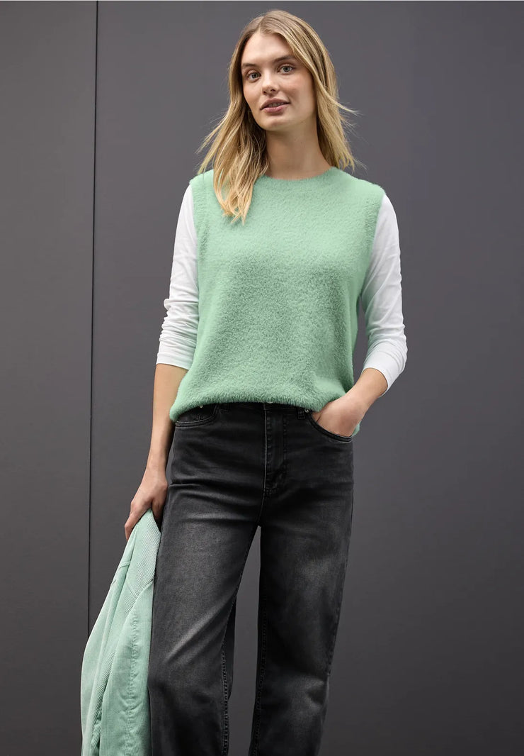 Street One - Grön väst i fjädergarn