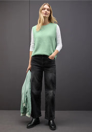 Street One - Grön väst i fjädergarn