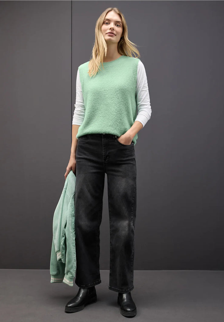 Street One - Grön väst i fjädergarn