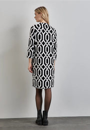 Street One - Svartvit jacquardklänning