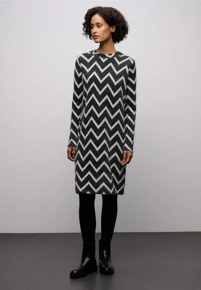 Street One - Stickad klänning i fjädergarn