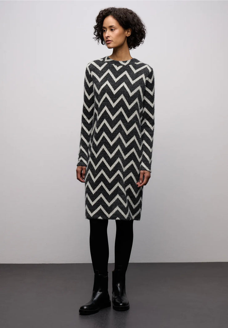 Street One - Stickad klänning i fjädergarn